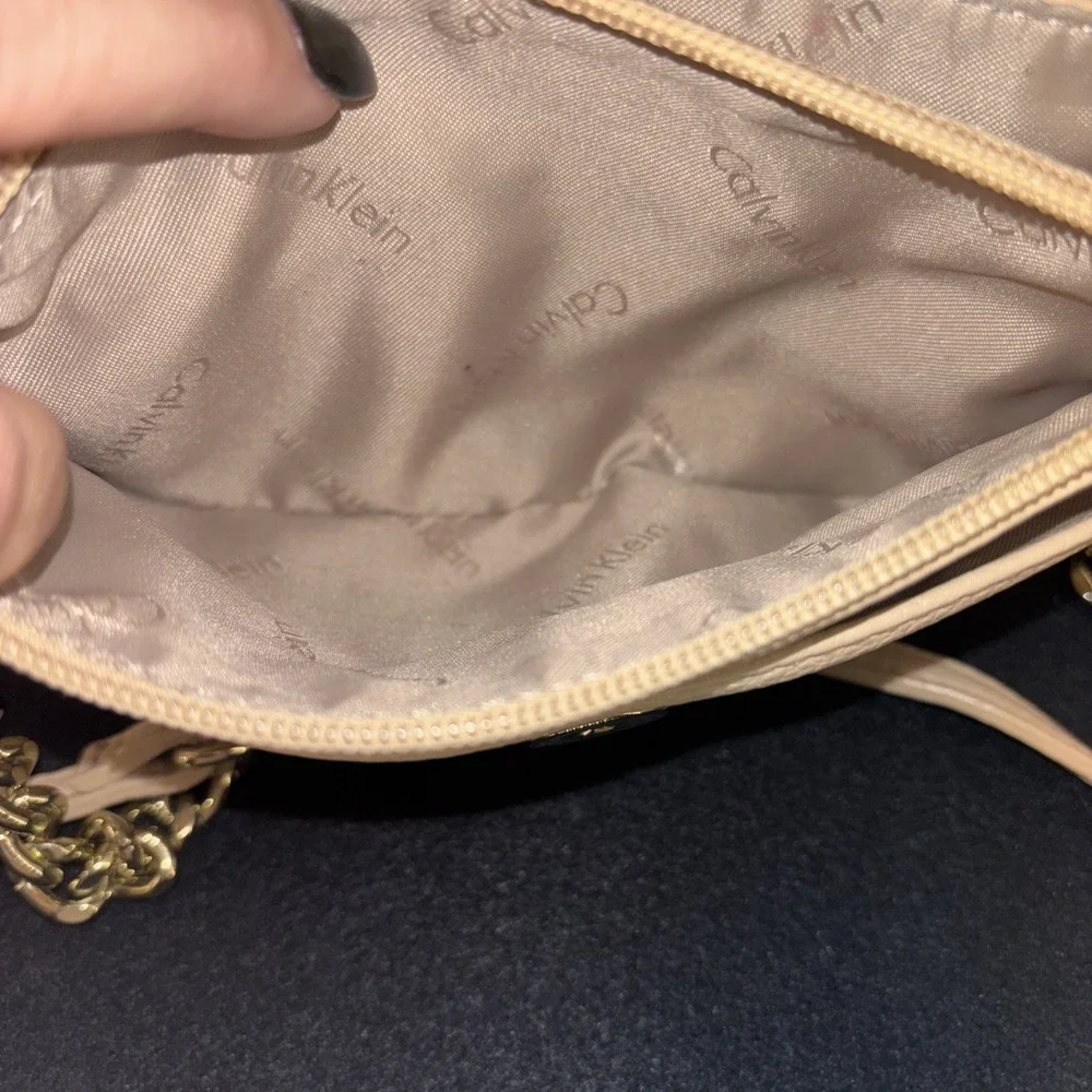 Calvin Klein Pebbled Leather Peach Chain Crossbody Purse Gold Lock Charm‎ EUC - Picture 15 of 16